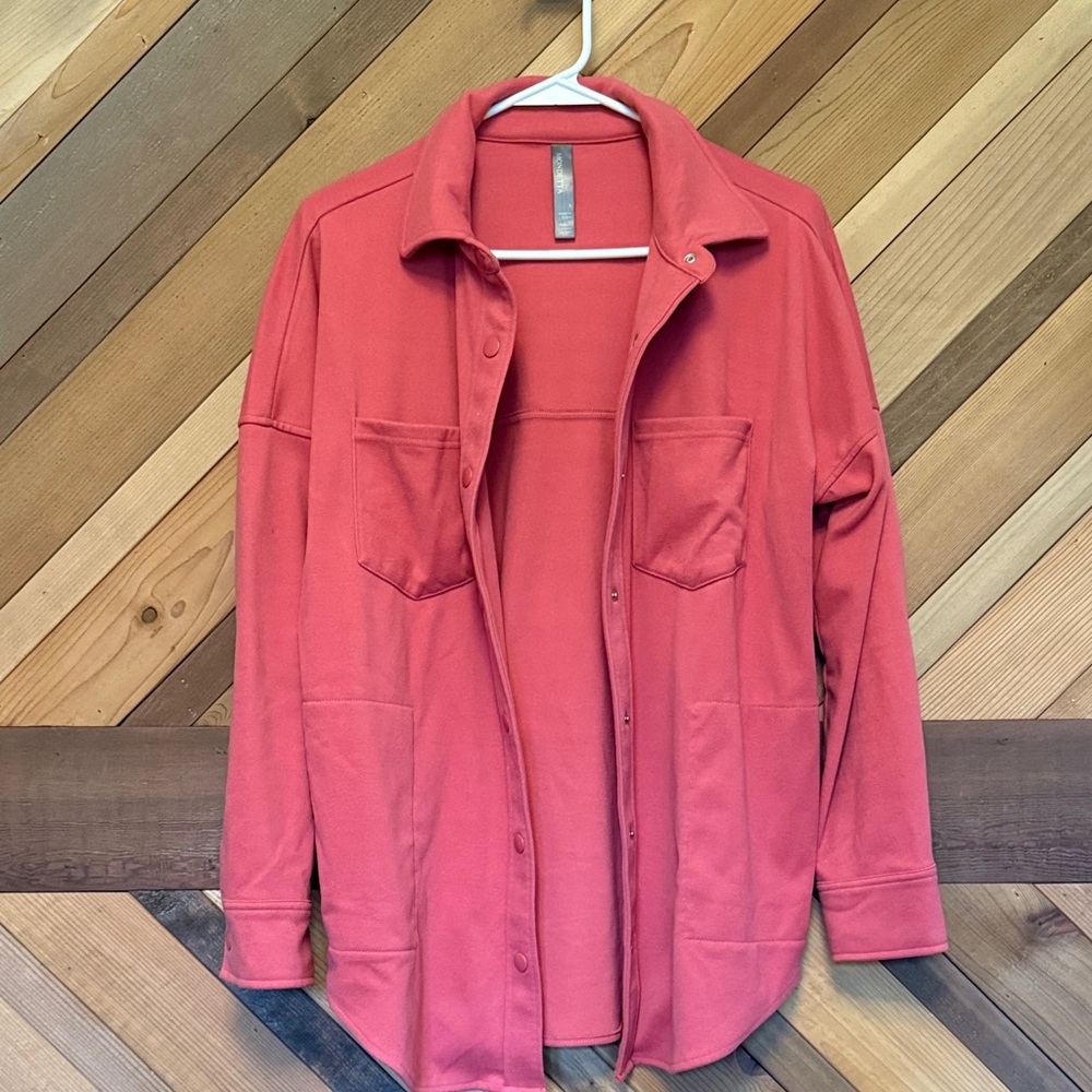 Mondetta Women's Jacket in Coral
